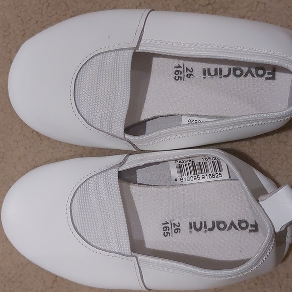 3for$25 Girl ballet/gymnastics shoes - Picture 2 of 3